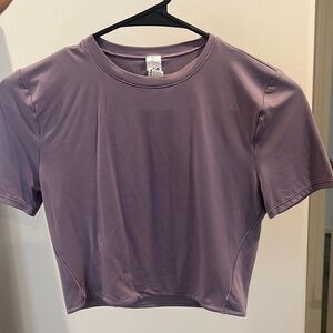 Lululemon cropped wundermost tee